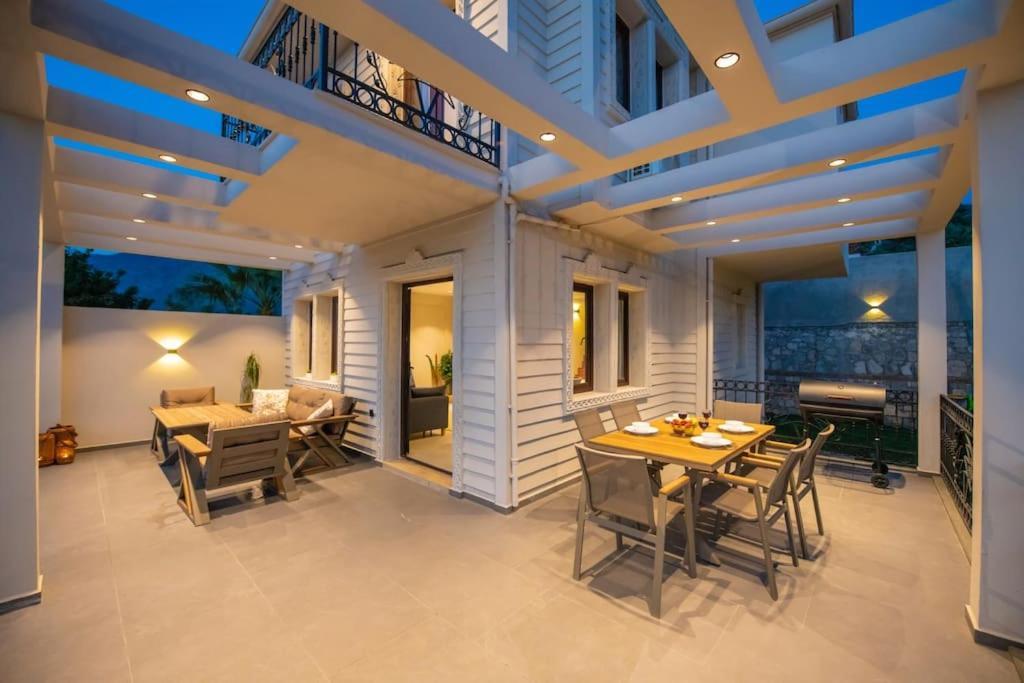 Havuzlu Korunakli Jakuzili Villa 费特希耶 外观 照片